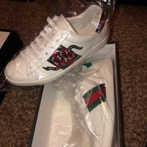 Gucci shoe